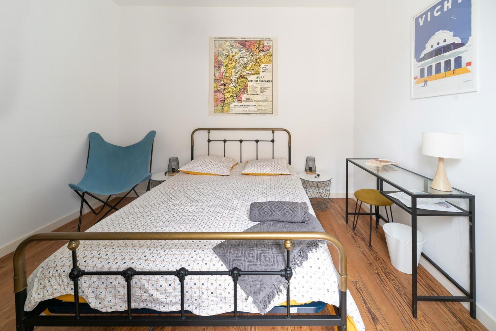 Grande Maison Vichy - Maison Ou Appartements En Centre Ville Room photo